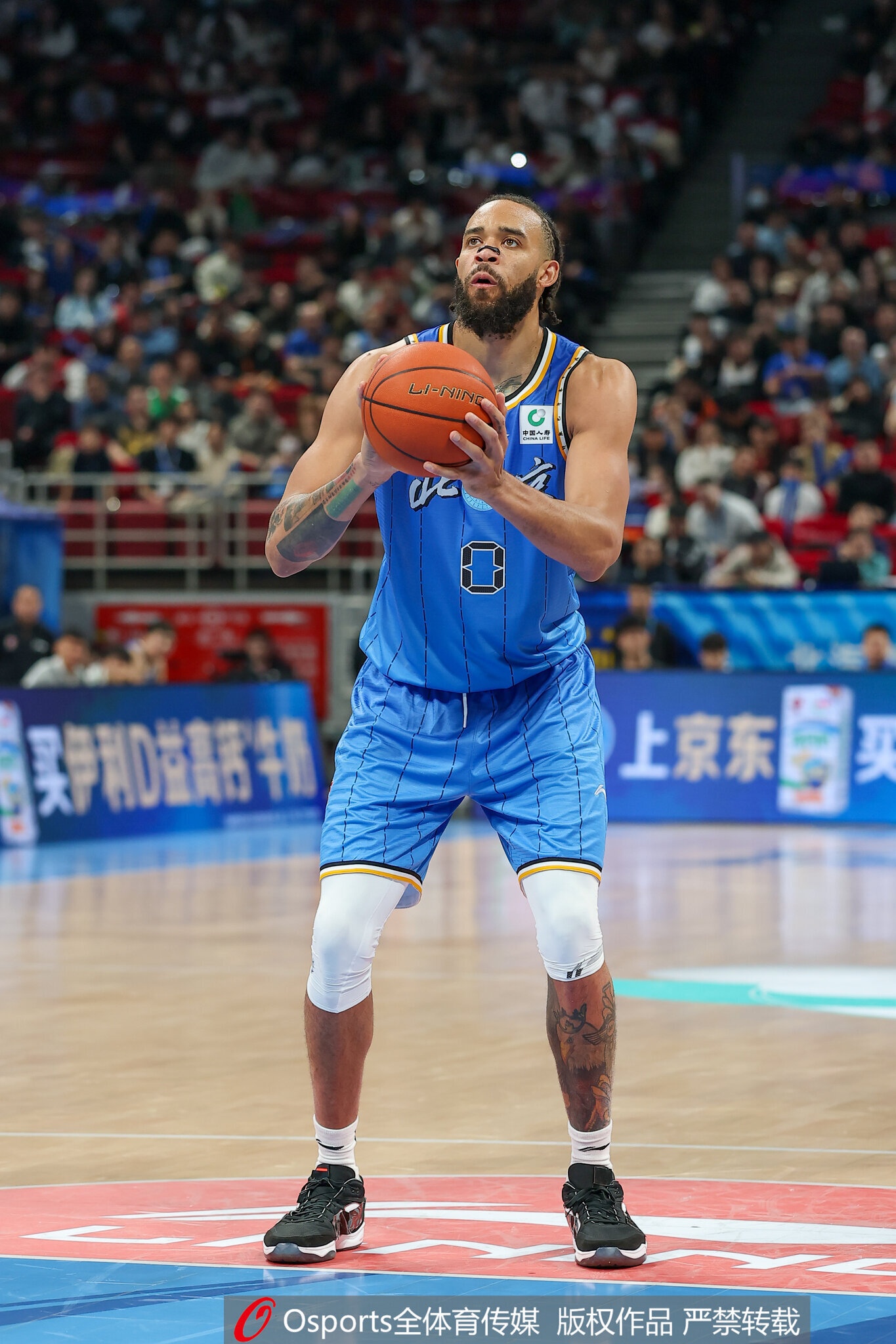足球直播-6投0中&amp;走步违例！郭艾伦打趣：今晚是属于麦基之夜 悲伤之夜